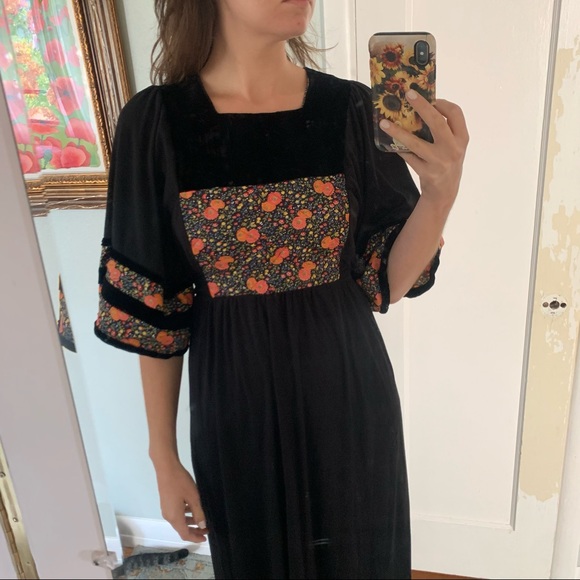 Vicky Vaughn Vintage Maxi Dress 1970s - Picture 4 of 11